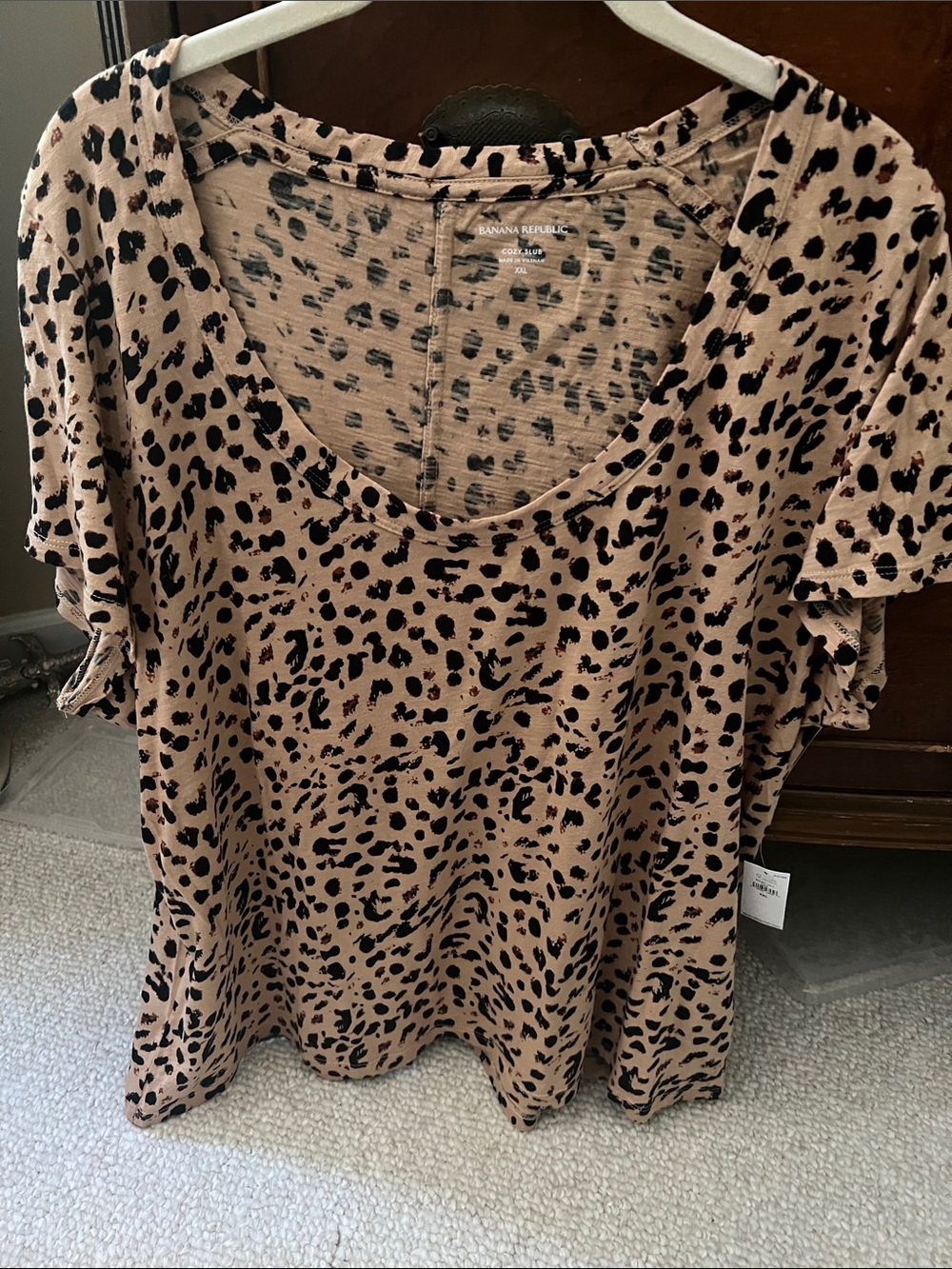 Banana Republic Taupe Leopard Scoop Neck Tee